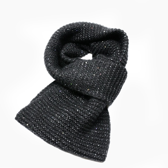 UN JOUR AILLEURS Eternity Scarf with Multicolour Micro Paillettes - Picture 8 of 13